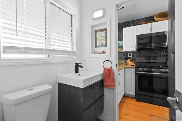6212 Lake Ariana Ave, San Diego CA: https://media.crmls.org/mediaz/29eeca63-c4d6-4f83-b862-e77e2b759fb4.jpg