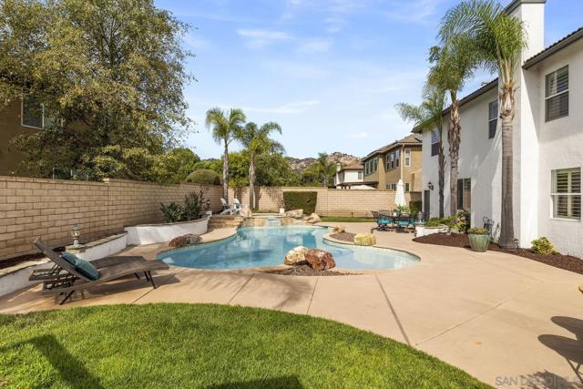 2337 Douglaston Glen, Escondido CA: https://media.crmls.org/mediaz/29ef70fc-8019-4928-9180-7f150b823685.jpg