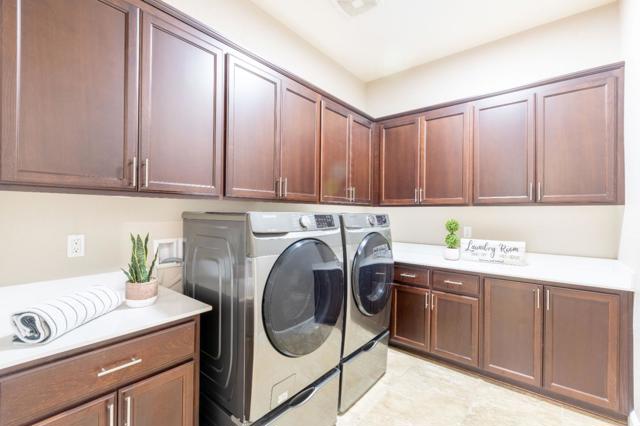 Image 14 of 88 For 493 Yelland Way