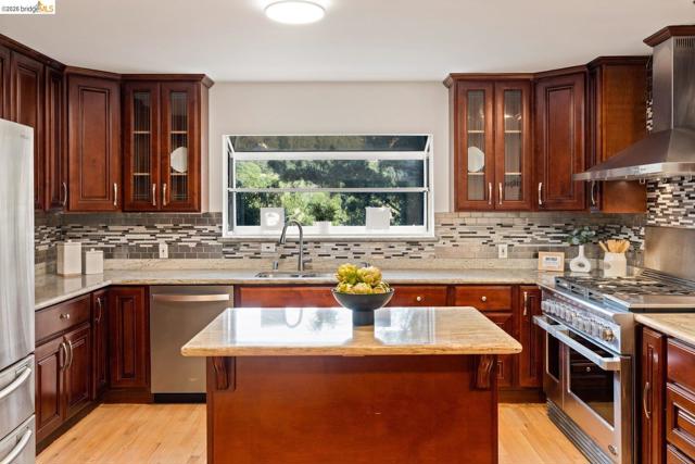 Image 10 of 59 For 6975 Charing Cross Rd