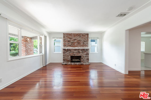 325 West Elm Avenue photo 4