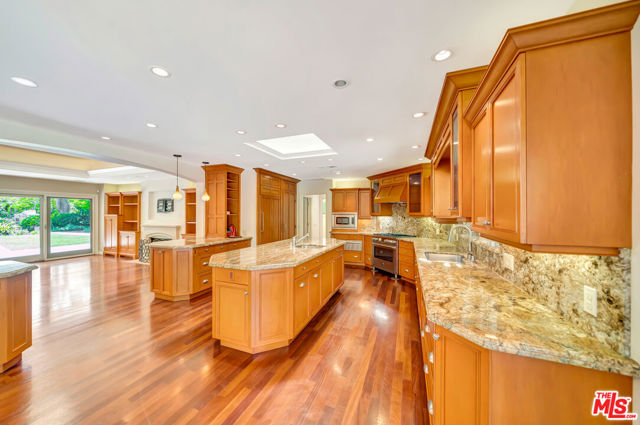 1100 Rodeo Road, Arcadia CA: https://media.crmls.org/mediaz/29f175ea-af62-468c-8a7c-f1d57a41c993.jpg