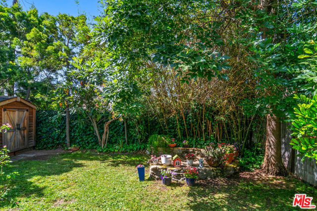 1710 Santa Paula Place, Glendale CA: https://media.crmls.org/mediaz/29f1e4f8-60fc-4f7d-b742-d2357b6b1117.jpg