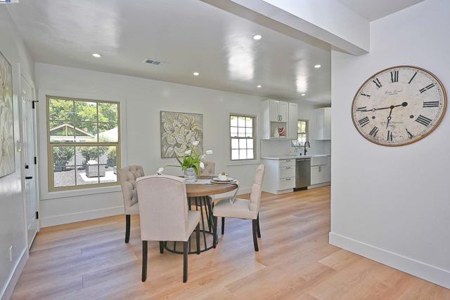 3208 McNutt, Walnut Creek CA: https://media.crmls.org/mediaz/29f2862b-3ac2-47a7-b849-6cc2d1dafd63.jpg