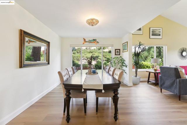 2353 Benham Ct, Walnut Creek CA: https://media.crmls.org/mediaz/29f29547-4e95-4a27-a033-27ed8bbf8fd5.jpg