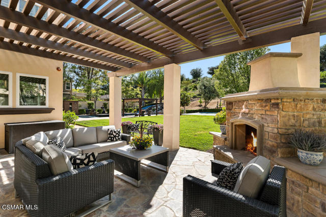 5715 Calais Court, Calabasas CA: https://media.crmls.org/mediaz/29f2cc30-d591-4a01-a8f7-af0fa6f4ab30.jpg