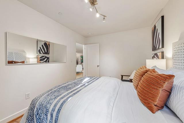 3704 Fair Oaks Avenue, Menlo Park CA: https://media.crmls.org/mediaz/29f32959-487e-4238-829d-6f7a7356d714.jpg