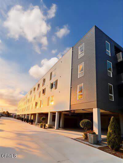 Detail Gallery Image 2 of 39 For 18900 Parthenia St #402,  Northridge,  CA 91324 - 1 Beds | 1 Baths