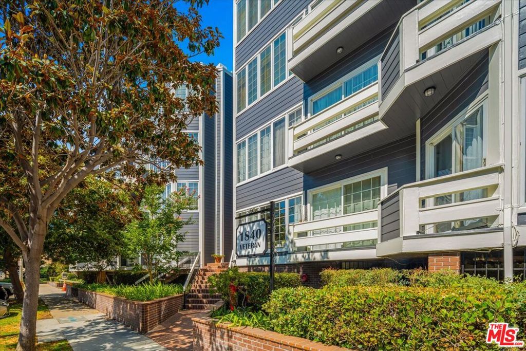 1840 Veteran Avenue #301