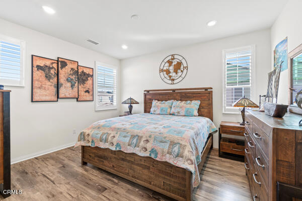 490 Jubilee Place, Santa Paula CA: https://media.crmls.org/mediaz/29f417ea-6b2d-4b89-be58-102d3b5b3420.jpg