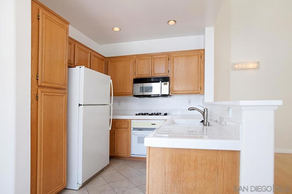 5558 Renaissance Ave - photo 8