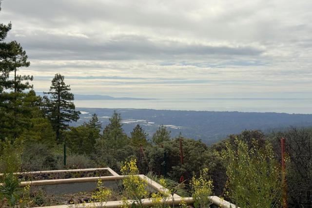 1061 Summit Road, Watsonville CA: https://media.crmls.org/mediaz/29f4e7d1-4580-4a86-8272-16d56c1f4448.jpg