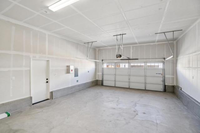 607 Santa Ynez Way, Marina CA: https://media.crmls.org/mediaz/29f51e05-1c36-4288-99ca-e91139790aac.jpg