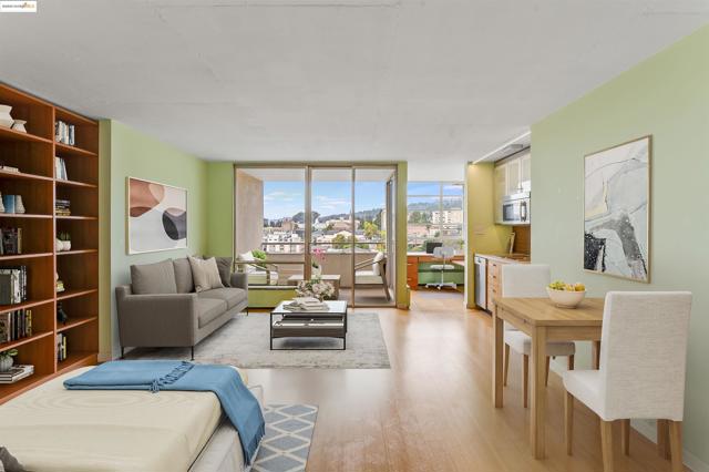 2550 Dana St, Berkeley CA: https://media.crmls.org/mediaz/29f540bb-a1d8-4ab6-9dd6-ab3421cd8cba.jpg
