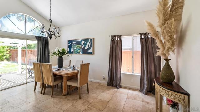 27468 Rosebay Ct, Temecula CA: https://media.crmls.org/mediaz/29f55a22-c3a3-44e6-bd23-0c1765e4007b.jpg
