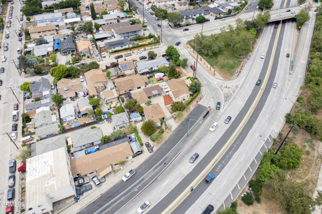 5621 Carlota Boulevard, Los Angeles CA: https://media.crmls.org/mediaz/29f58474-b7ec-4922-8bfe-0689bd1d5f67.jpg