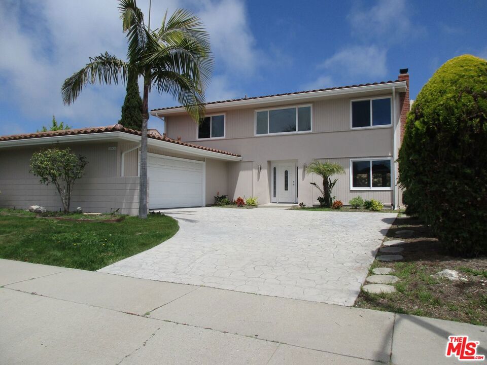 28436 Lomo Drive