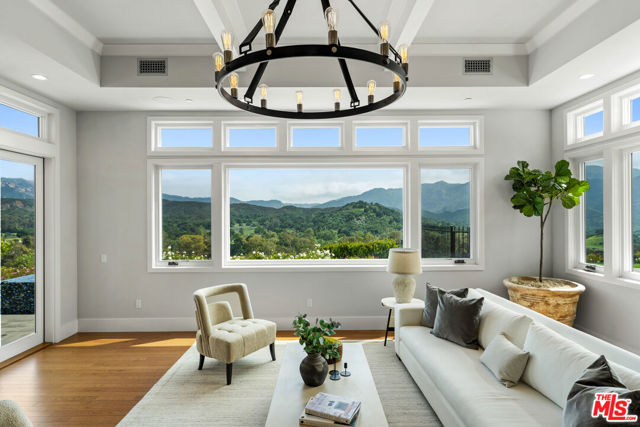 26767 Mulholland Highway, Calabasas CA: https://media.crmls.org/mediaz/29f69882-e0e8-47b5-bc6f-62631a6921e4.jpg