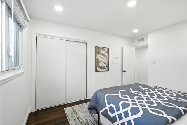 3015 Los Prados Street, San Mateo CA: https://media.crmls.org/mediaz/29f7f95a-c4fe-4e56-a489-784046c9fe50.jpg