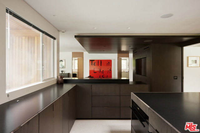 3970 Archdale Road, Encino CA: https://media.crmls.org/mediaz/29f91123-b7c7-401d-9f30-7f2f696eded2.jpg