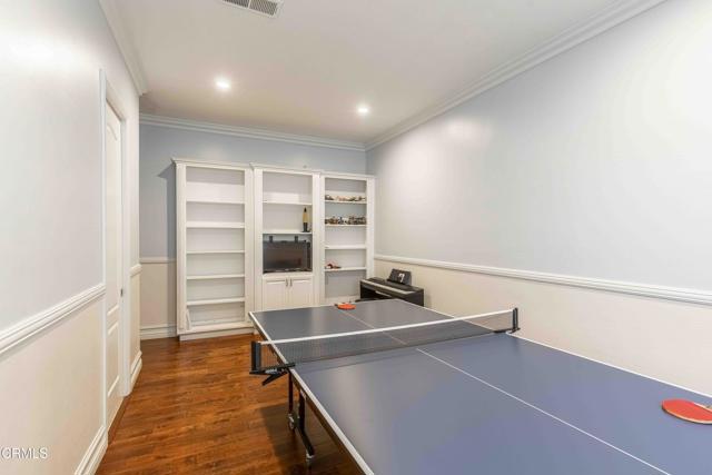 3007 Springbank Court, Bakersfield CA: https://media.crmls.org/mediaz/29f92d96-0860-481e-be6c-1c814417bb10.jpg