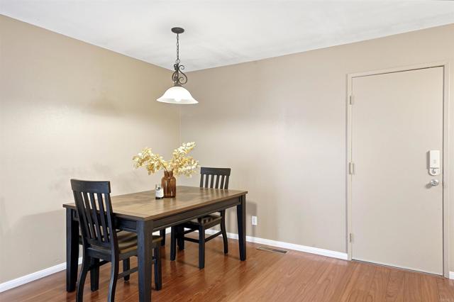 6615 Reservoir Court, San Diego CA: https://media.crmls.org/mediaz/29f95bfb-17ec-4fb3-87fb-1d297d523f04.jpg