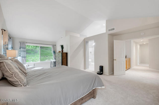 5092 Benedict Court, Oak Park CA: https://media.crmls.org/mediaz/29f95f0a-991c-40f1-bce2-acb649ddd53b.jpg