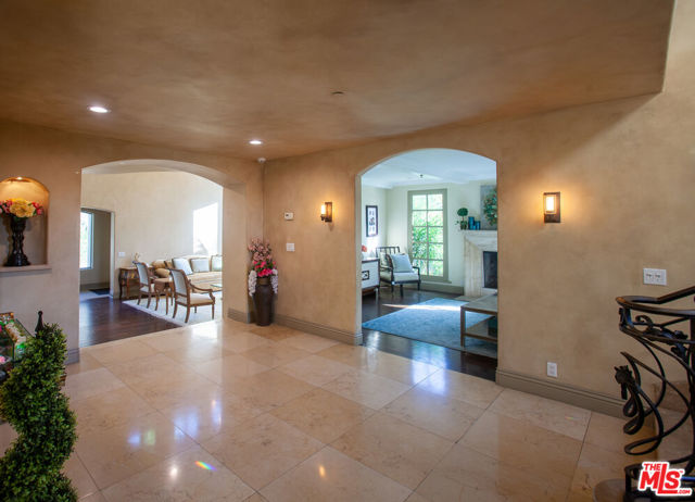3501 Caribeth Drive, Encino CA: https://media.crmls.org/mediaz/29f9ce00-6345-4460-b9df-f584a1ab7fb9.jpg