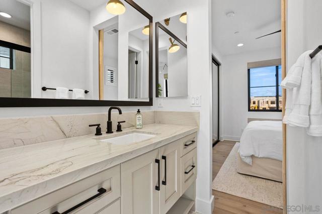 1136 Molara Lane, Encinitas CA: https://media.crmls.org/mediaz/29f9d0aa-003b-44e3-b8cc-8b90664fd791.jpg
