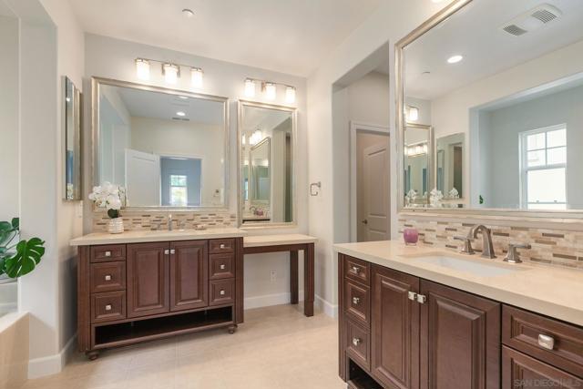 13571 Lopelia Meadows Pl, San Diego CA: https://media.crmls.org/mediaz/29fa6671-24c3-4a21-a39e-85d693dc9acf.jpg