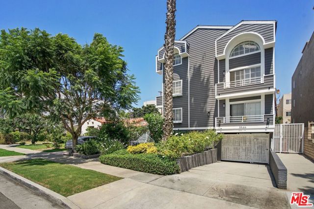 3546 Clarington Avenue, Los Angeles, California 90034, 2 Bedrooms Bedrooms, ,2 BathroomsBathrooms,Condominium,For Sale,Clarington,24426845