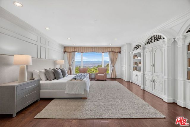 4 Bed Home for Sale in Los Angeles, California