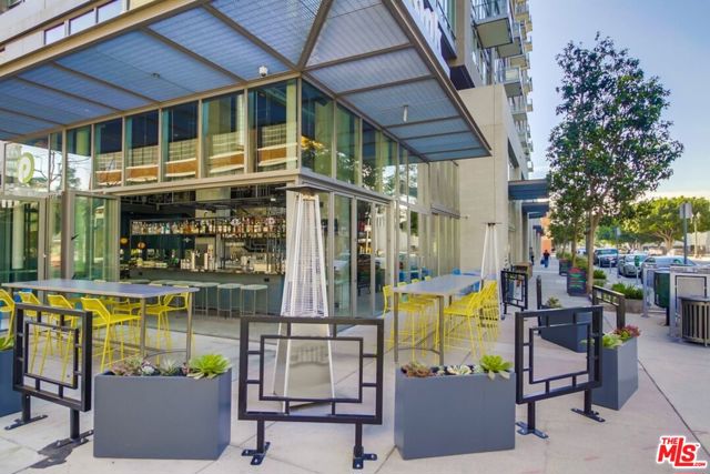 1100 S Hope Street, Los Angeles CA: https://media.crmls.org/mediaz/29fb9e15-fd11-4de9-bdbf-3b935ab5bf29.jpg