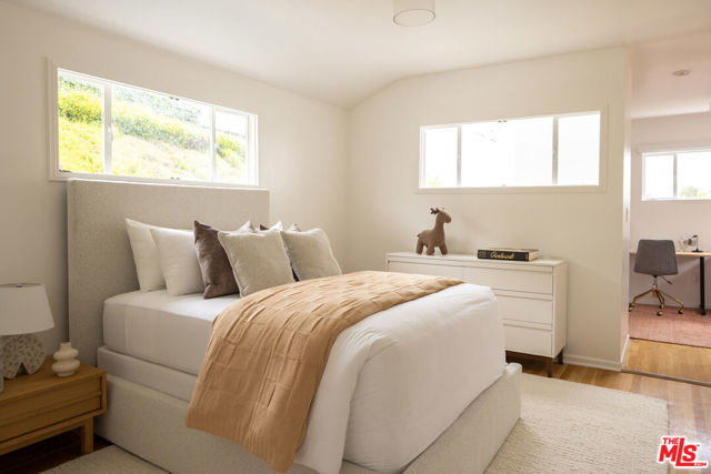 4039 Fairway Boulevard, View Park CA: https://media.crmls.org/mediaz/29fbdddd-5ec6-49f2-8ac6-b95e52c9403d.jpg