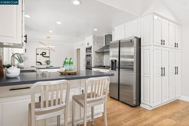 3139 Stinson Cir, Walnut Creek CA: https://media.crmls.org/mediaz/29fbe405-3408-42c6-aea1-0eda77af871e.jpg