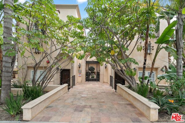 1311 Centinela Avenue, Santa Monica CA: https://media.crmls.org/mediaz/29fc87c6-042c-4530-b8e8-9ecdd26db46b.jpg