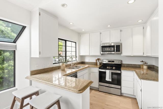 3133 Vista Rica, Carlsbad CA: https://media.crmls.org/mediaz/29fd7b5f-5ae6-45c4-aadc-ef8ca7abfb23.jpg