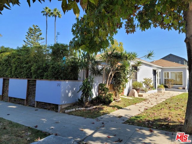 212 6Th Avenue Venice, California Excellent "Venice Beach" location just a few homes away from the Santa Monica Border! Very charming remodeled 4-plex with with great rents and very stable tenants. Just a few blocks to the beach adjacent to the Ocean Park District of Santa Monica within the Rose Avenue corridor near restaurants, shops, Whole Foods Market and Main Street Venice and Santa Monica Restaurants/shopping. All four units have been remodeled and have their own fully-fenced private yards/patios. One unit is vacant and nicely remodeled. This vacant unit has a private yard with office/shed/studio. Nicely landscaped common front yard area. Well-maintained property. 4 car parking. Opportunity also available to purchase sister- building property of an additional 4 units providing double lot development potential.