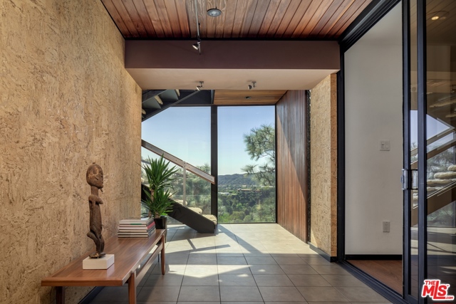 Image 3 for 1249 N Tigertail Rd, Los Angeles, CA 90049