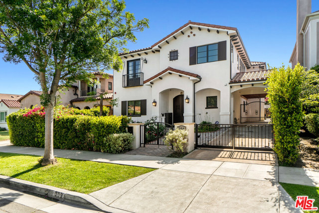 309 S Clark Drive Beverly Hills, California 2018 New Construction home on a quiet street near shops and restaurants. Spacious and bright layout with 5 Bedrooms, 6 Bathrooms. High Ceilings with lots of natural light. Eat-In kitchen with large center island, granite counter-tops, Viking appliances, plenty of cabinet space, and pantry. Primary Suite with his/her closets, balcony, Jacuzzi tub, and steam unit. Custom cabinets throughout the house with high-end designer finishes. Wet bar. 3 precast fireplaces. Pool and spa. Located in Beverly Hills School District