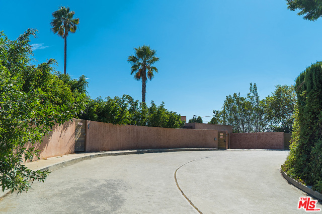 Image 2 for 9050 St Ives Dr, Los Angeles, CA 90069