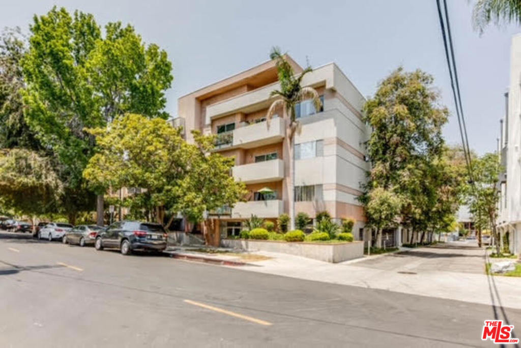 14245 Dickens Street 104 Sherman Oaks, California Spacious 2 Bedroom / 2 Bath. Nice living room with fireplace, wood floors, recessed lighting, wet bar and access to 2 different outdoor spaces. Great kitchen with light cabinets and tile. The dining area also opens to one of the 2 outdoor spaces. The unit also boasts updated baths and tons of closet space. Located in a secure building with a pool, this condo is within walking distance to trendy shops, dining and entertainment. Info herein is not verified by agent. Buyer to verify all info & rely on their findings.