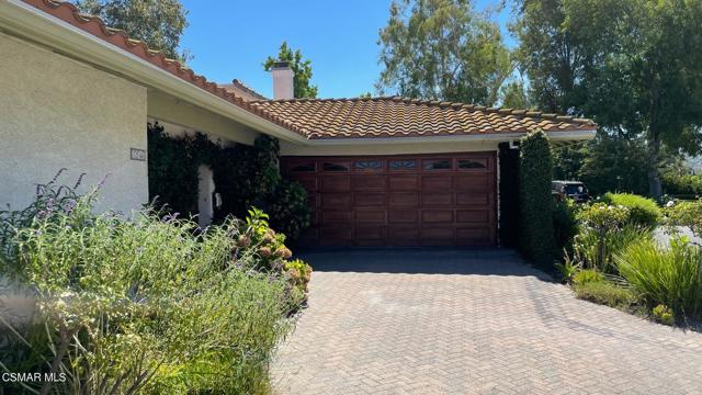 Attractive driveway