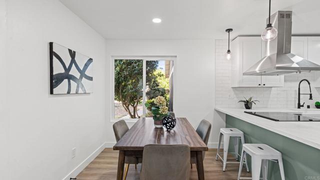 Detail Gallery Image 2 of 23 For 7833 Camino Huerta, San Diego,  CA 92122 - 2 Beds | 1 Baths