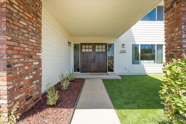 17283 Montero Rd, San Diego CA: https://media.crmls.org/mediaz/2a007a0c-5a07-4569-bf01-3e46f833f35b.jpg