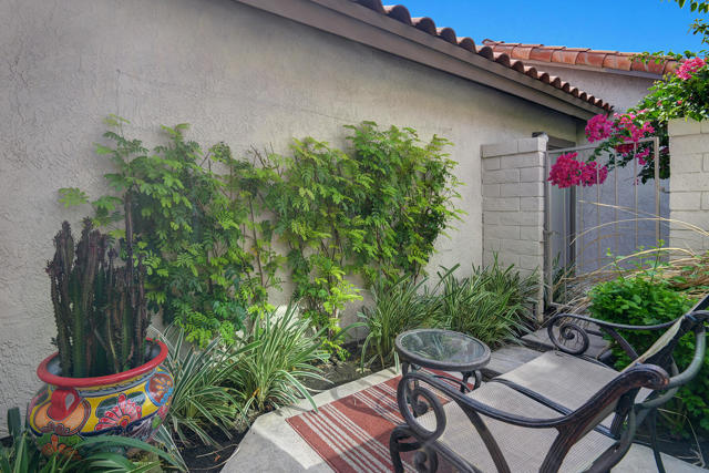 MAIN BEDROOM PATIO.jpg mls