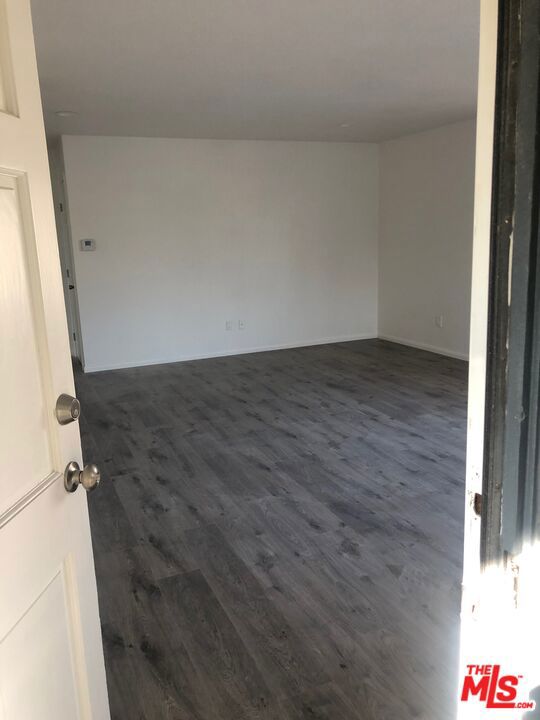 410 N Frederic Street, Burbank CA: https://media.crmls.org/mediaz/2a03d952-cf16-40c3-a457-e2c4c0f7fda0.jpg