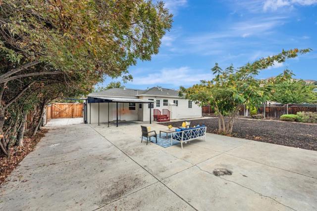3972 Pepper Tree Lane, San Jose CA: https://media.crmls.org/mediaz/2a04f4f6-fd95-4974-b6cc-6f8c470325cb.jpg