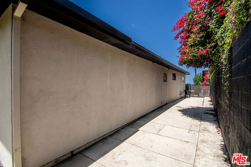 3838 Buena Park DriveStudio City img 45