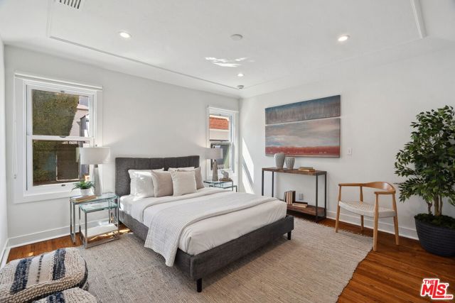 149 S Wetherly Drive, Beverly Hills CA: https://media.crmls.org/mediaz/2a071fac-8d5b-4ef7-abd7-d8430556044d.jpg
